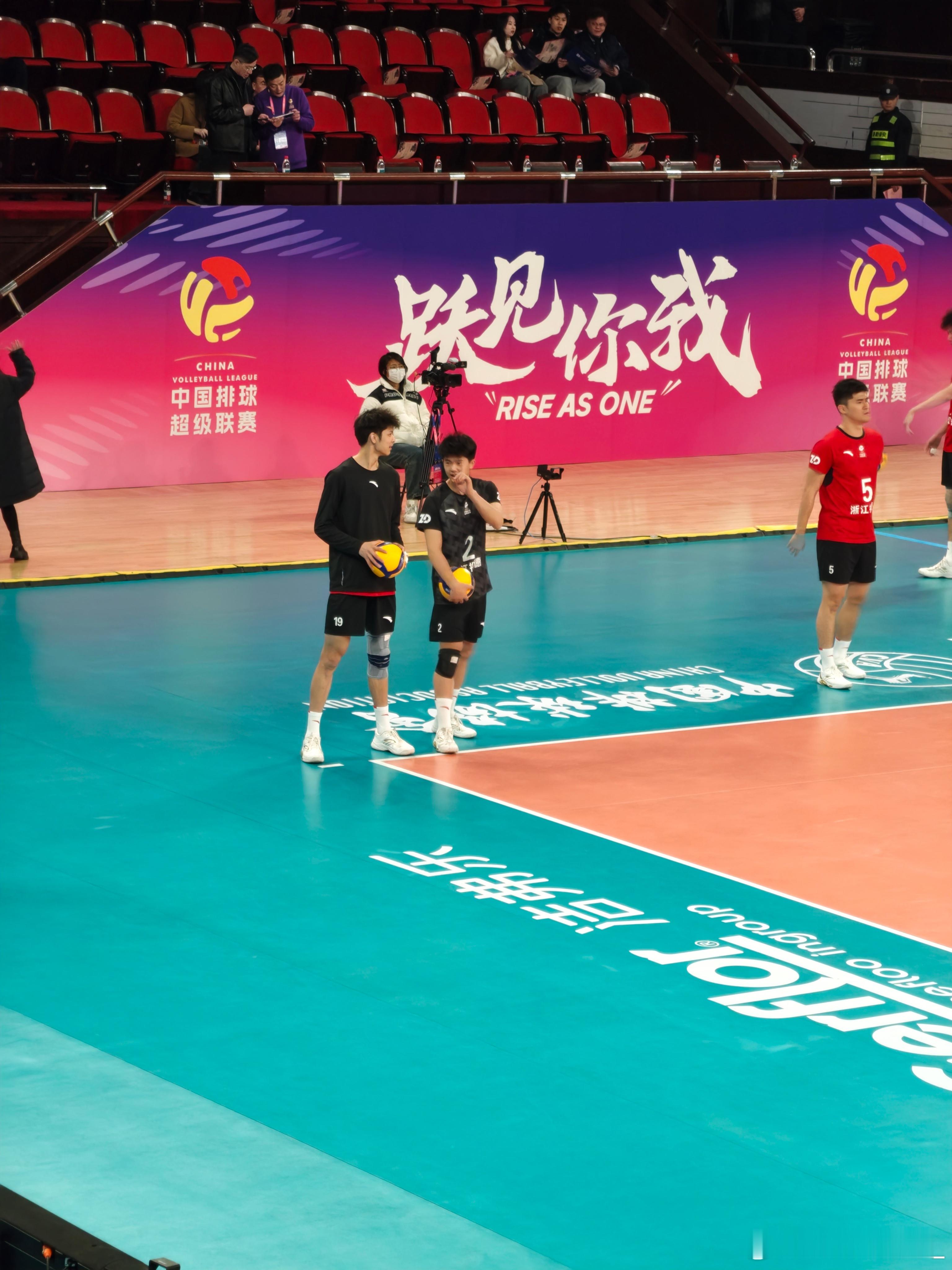 手机拍的糊但是好歹拍到了🥰 