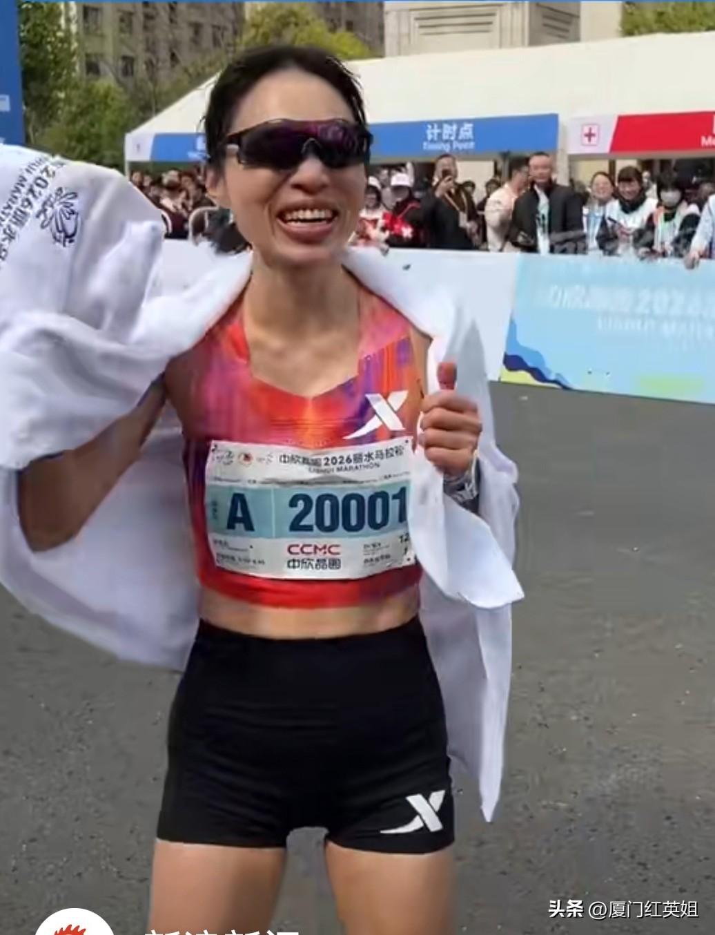 最快女护士辞职短短几个月
不仅官方认定商业代言佳讯频传
今天参加浙江丽水马拉松比