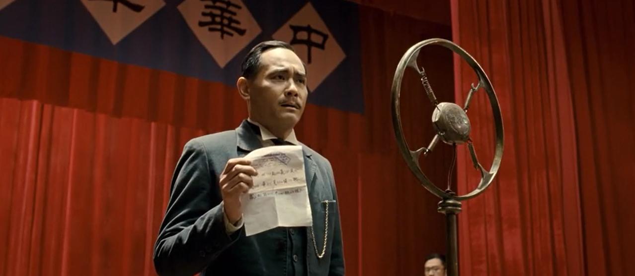 杨衢云被刺杀的起因
《十月围城》开篇，张学友扮演的杨衢云被枪杀。
1900年义和