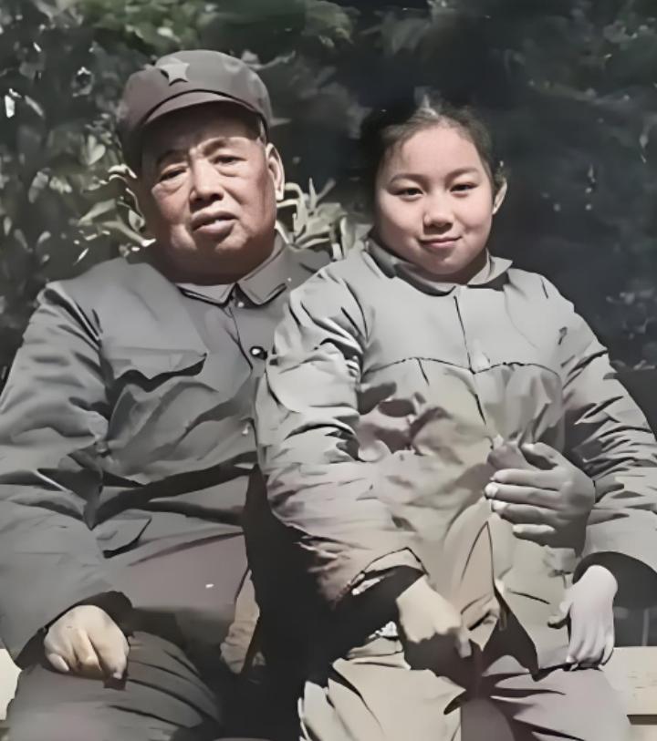 1967年，南京军区副司令员陶勇，溺亡在招待所的后院井中，遗体上还被打上黑叉，8