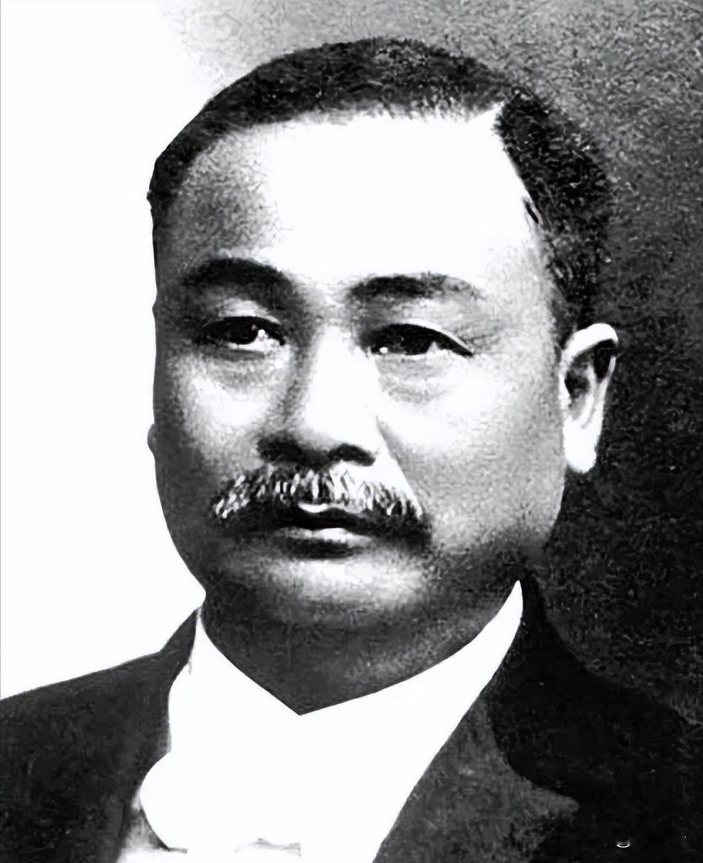 --课本之外的詹天佑!1912年，詹天佑修铁路时月薪1000两银子，按现在的物价