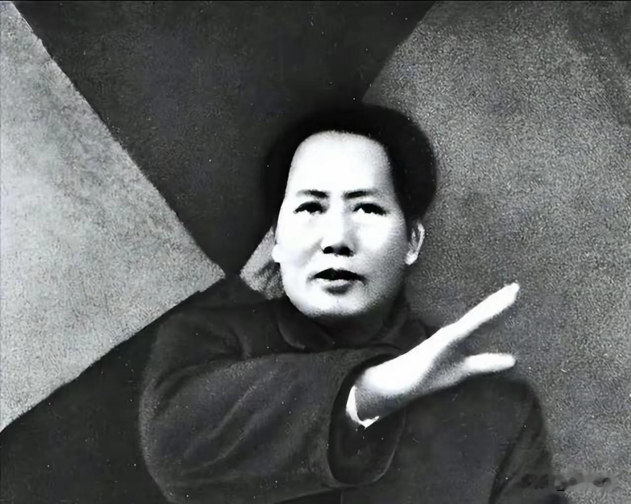 毛主席说过：
一切反动派，都是纸老虎！
多么响彻云霄的声音！
这是真理之声
更是