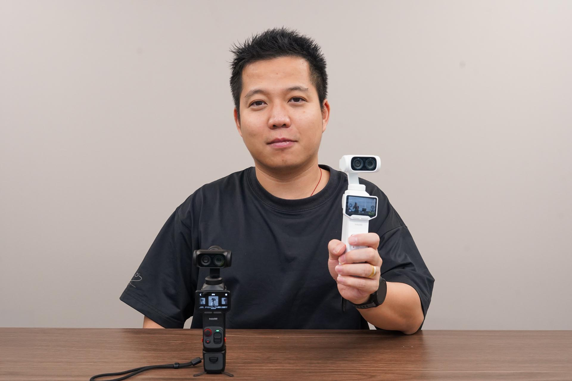 影石创始人日前接受了日本DC.Watch的采访做一些摘录：- 影石从大约5年前开
