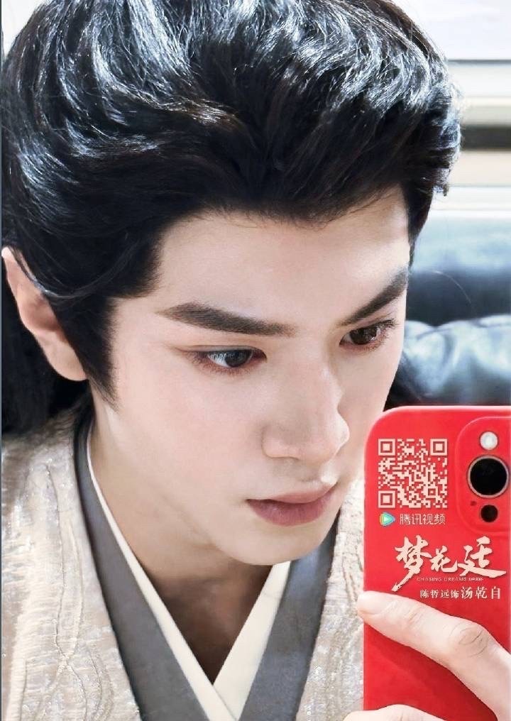 陈哲远成小朋友的饭搭子了哥哥，我也是小朋友，我也要哄哄