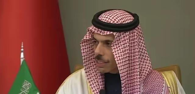 沙特倒戈，中东“起义”！ 近日，伊朗外长阿拉格齐3月7日夜晚向外界透露，沙特已正