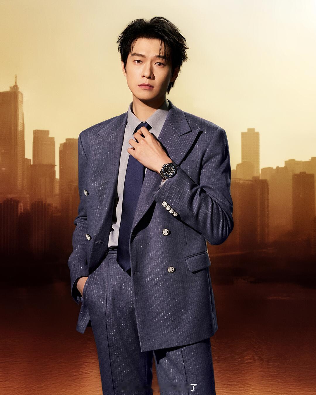 魏大勋是真帅啊，和欧米茄OMEGA的适配度满分，总能轻而易举的被他贵到