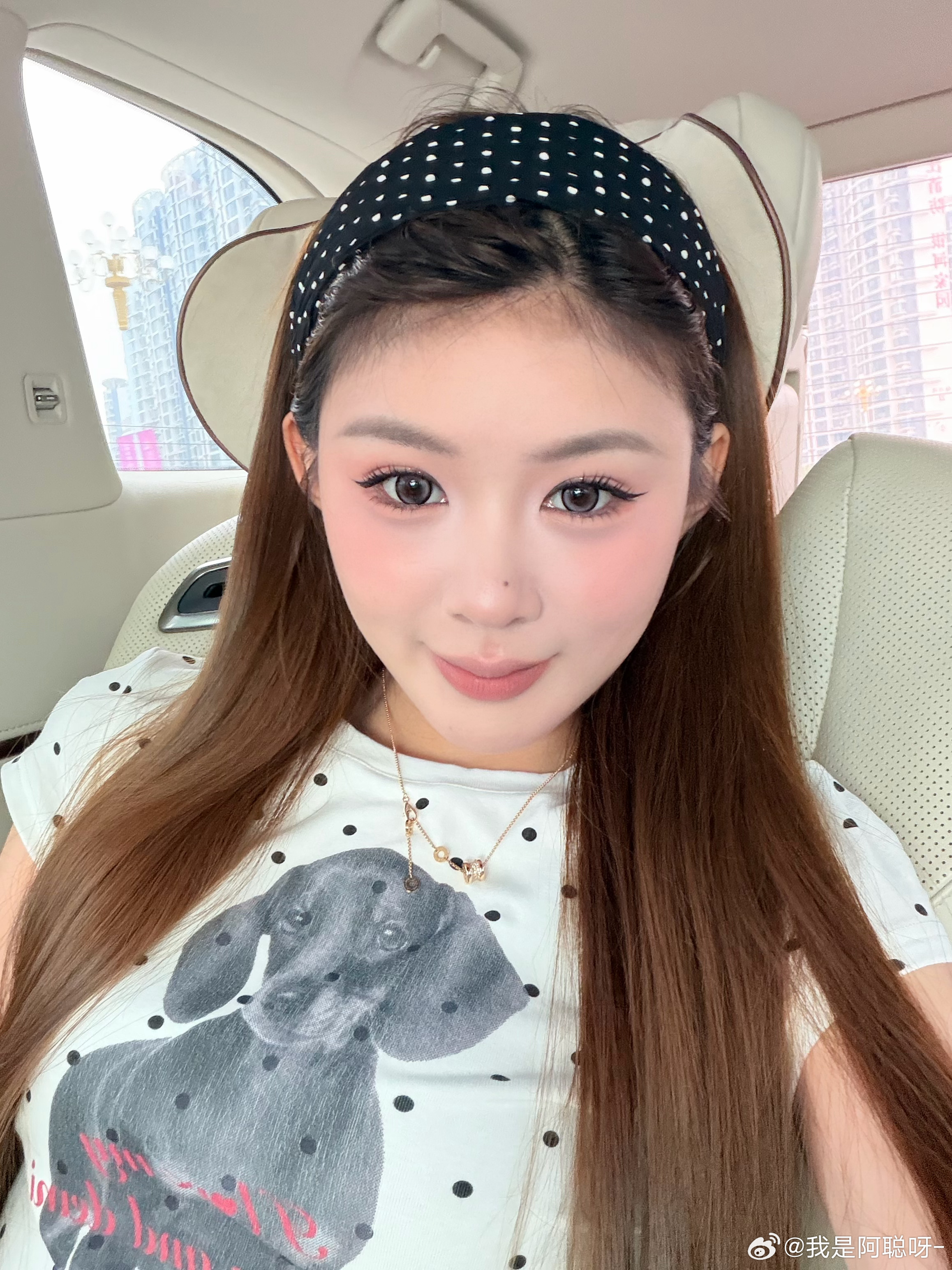 快一个月了就这俩自拍还是刚拍的哈哈哈哈 ​​​