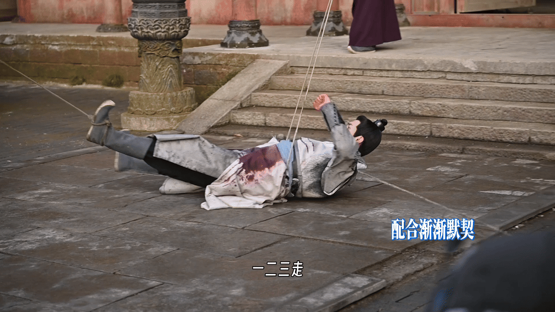 卢凌风幕后花絮曝光，杨旭文用实力诠释敬业！上房、悬空、冬天下水全实拍，地上旋转滑