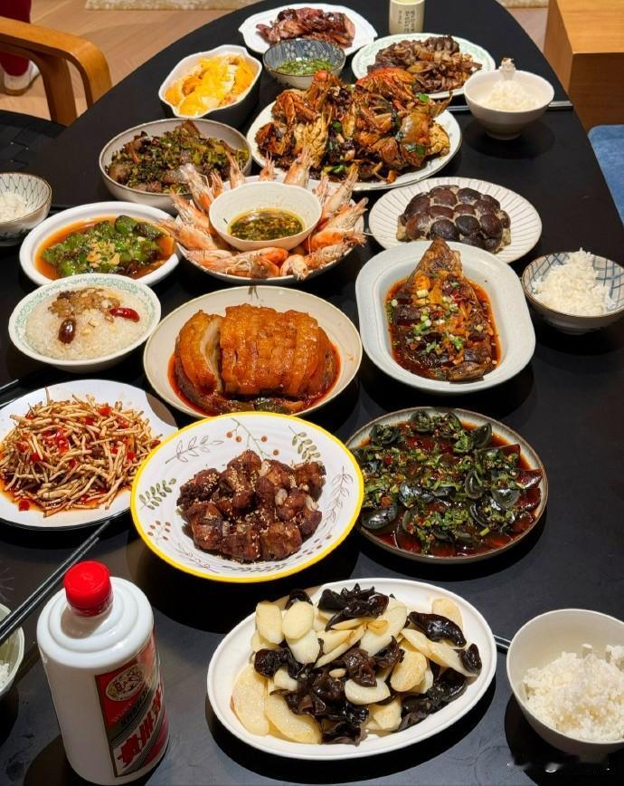 （原创）年夜饭（一）
过去兄弟姐妹多的人家，到现在已经吃了很多顿年夜饭了。
过去