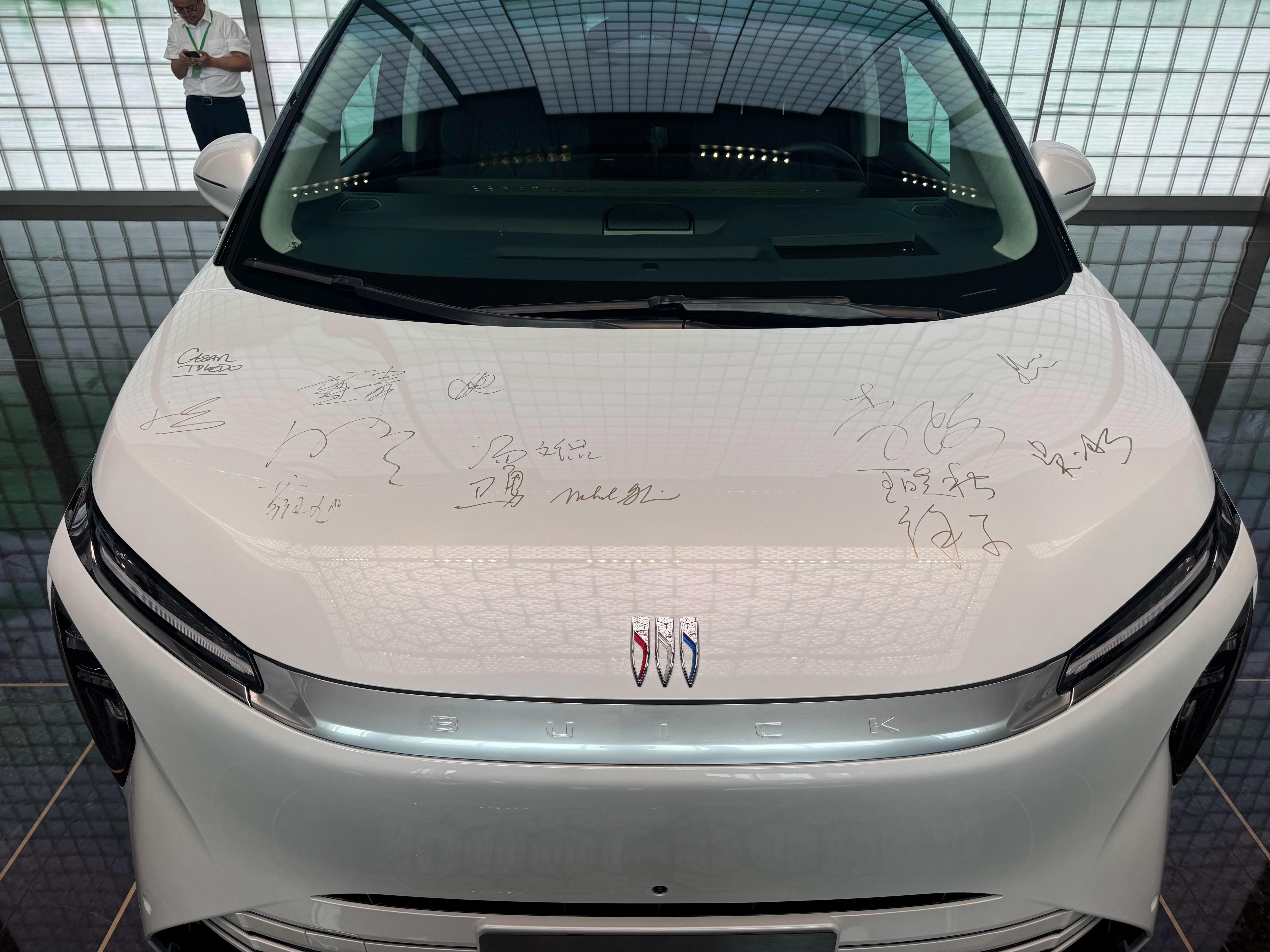 见证历史时刻上汽通用汽车 携手再续20年李楠说道李楠说道大v聊车上汽通用 上海·