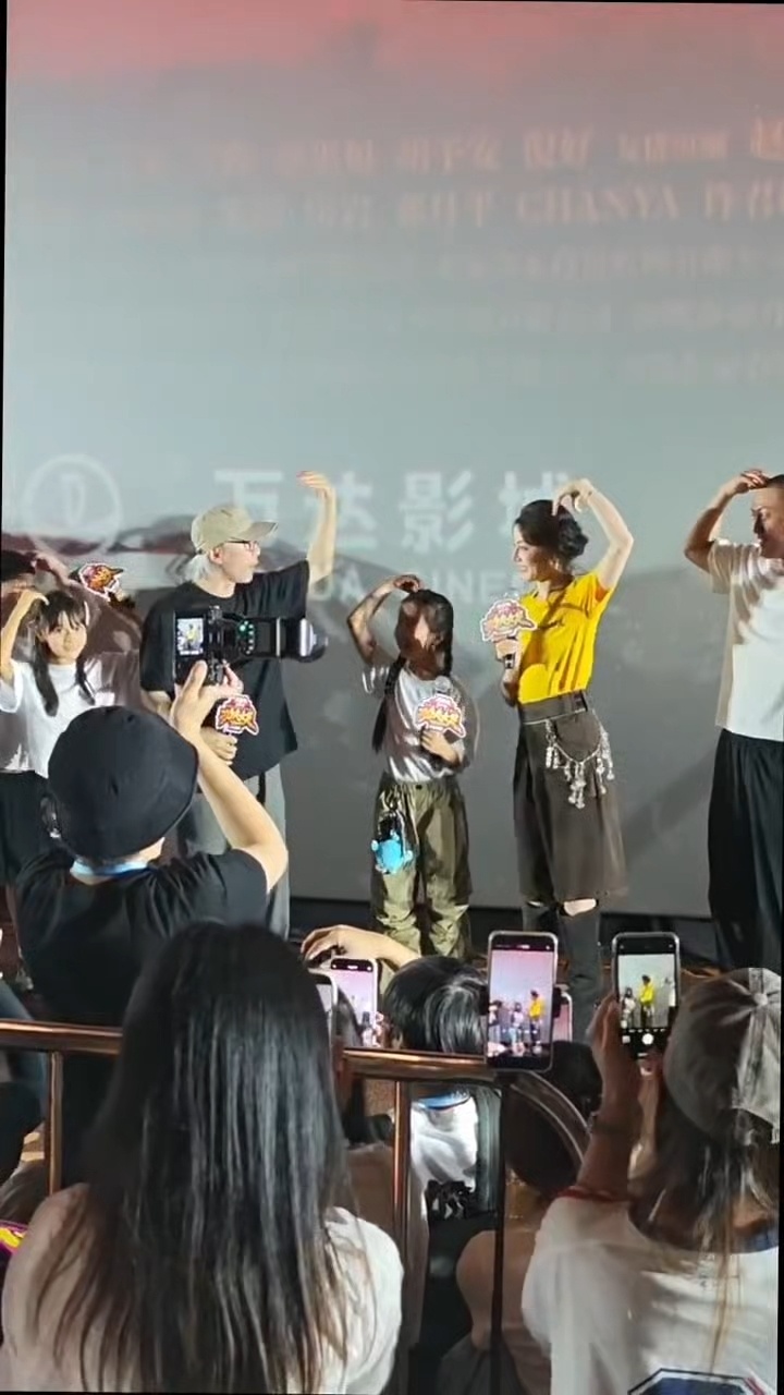 钰珑现场教学 饭撒动作 迪丽热巴迪丽热巴新人美时期功夫女足