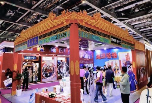 对还珠格格的开发不足百分之一国民级爆款IP只靠翻拍和表情包消耗，晴儿、萧剑、含香