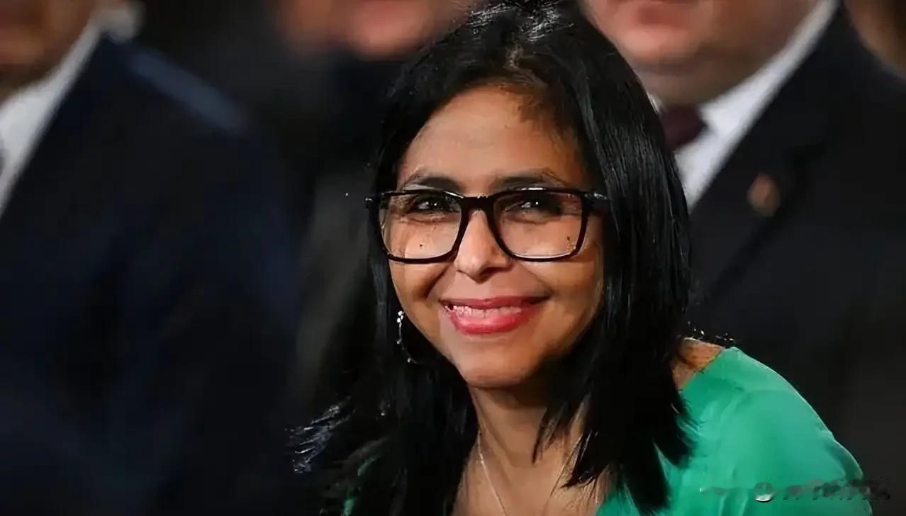 委内瑞拉代总统访问印度这事，其实就是秃子头上的虱子——明摆着！

印度外交部昨天
