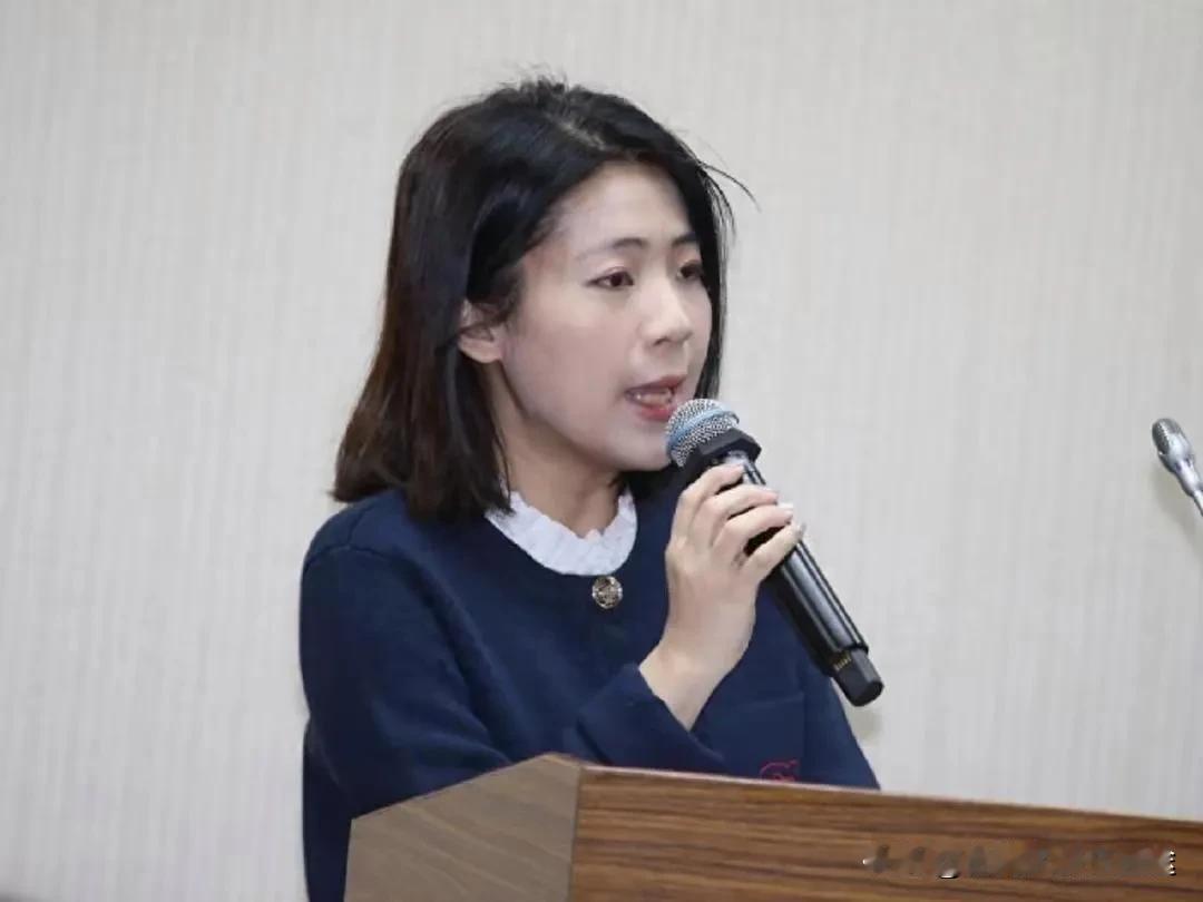 2025年8月9日，台湾亲绿网友在社交平台高呼“神操作”——美国对台加征20%叠