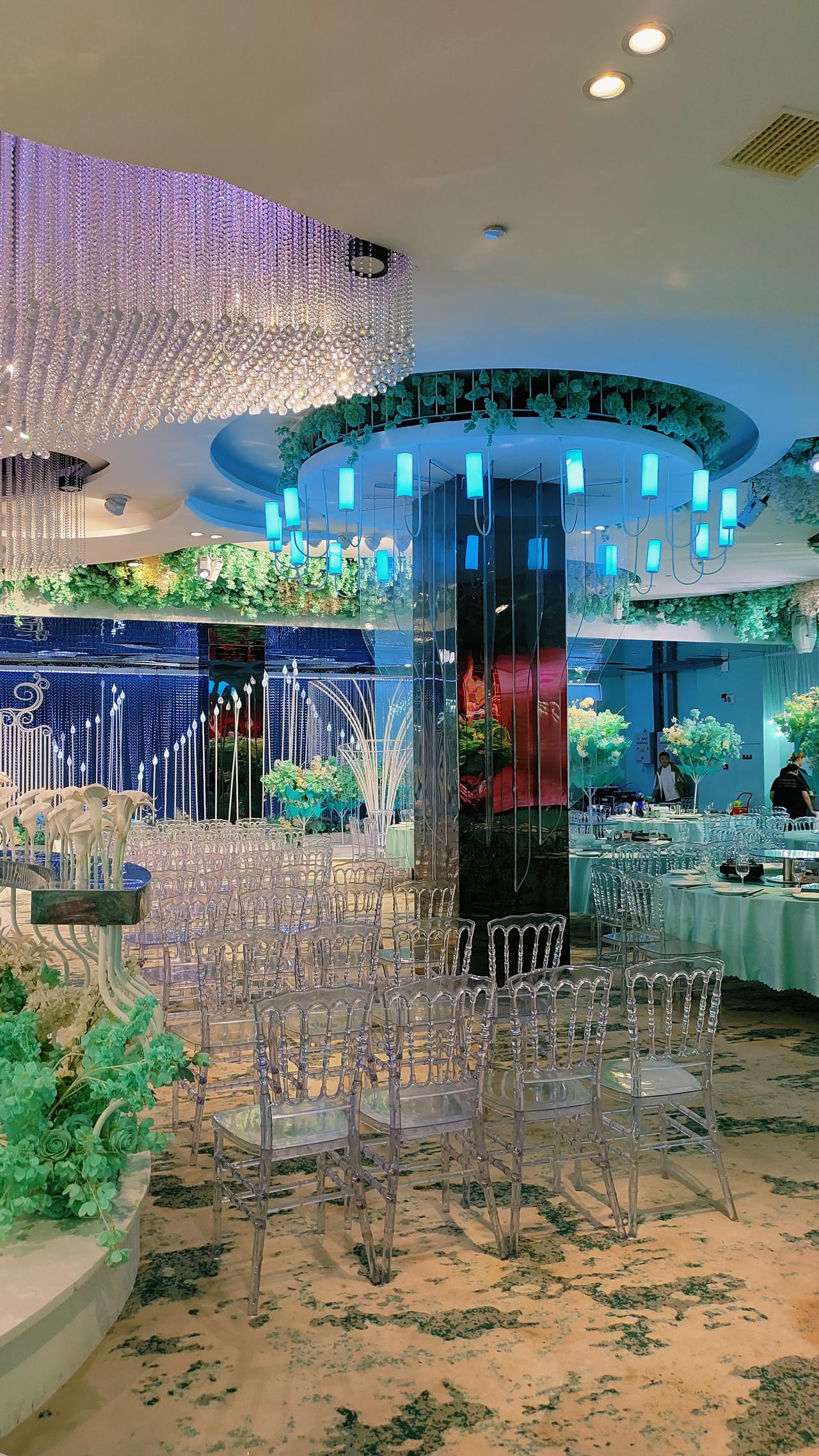 两性关系：亲密关系
有一项研究表明，人一生感到最幸福的是亲密关系。

在岁月的长