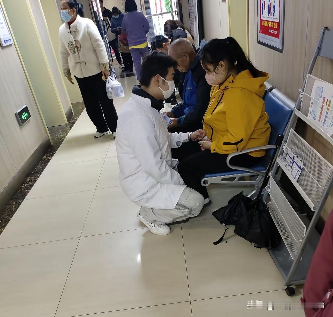 现在冬天来了，流感也跟着来了，现在医院的呼吸道感染科外面都是人满为患，都是来看病