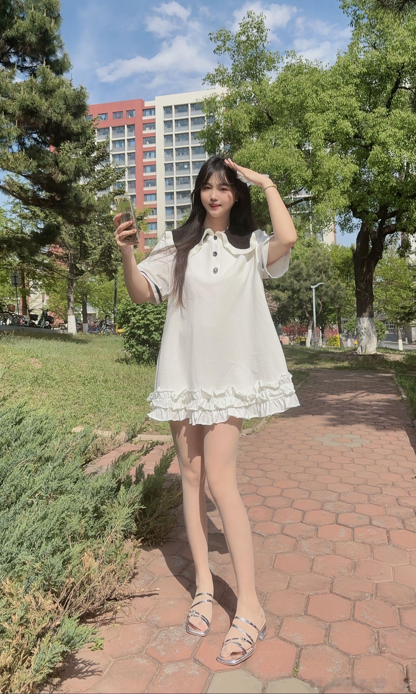 阳光下的丝袜少女～ ​​​