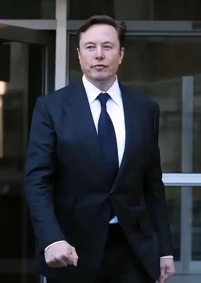 马斯克了一段通透的话：“如果你想成为一个强者，就必须在三到五年内，进行超乎寻常的