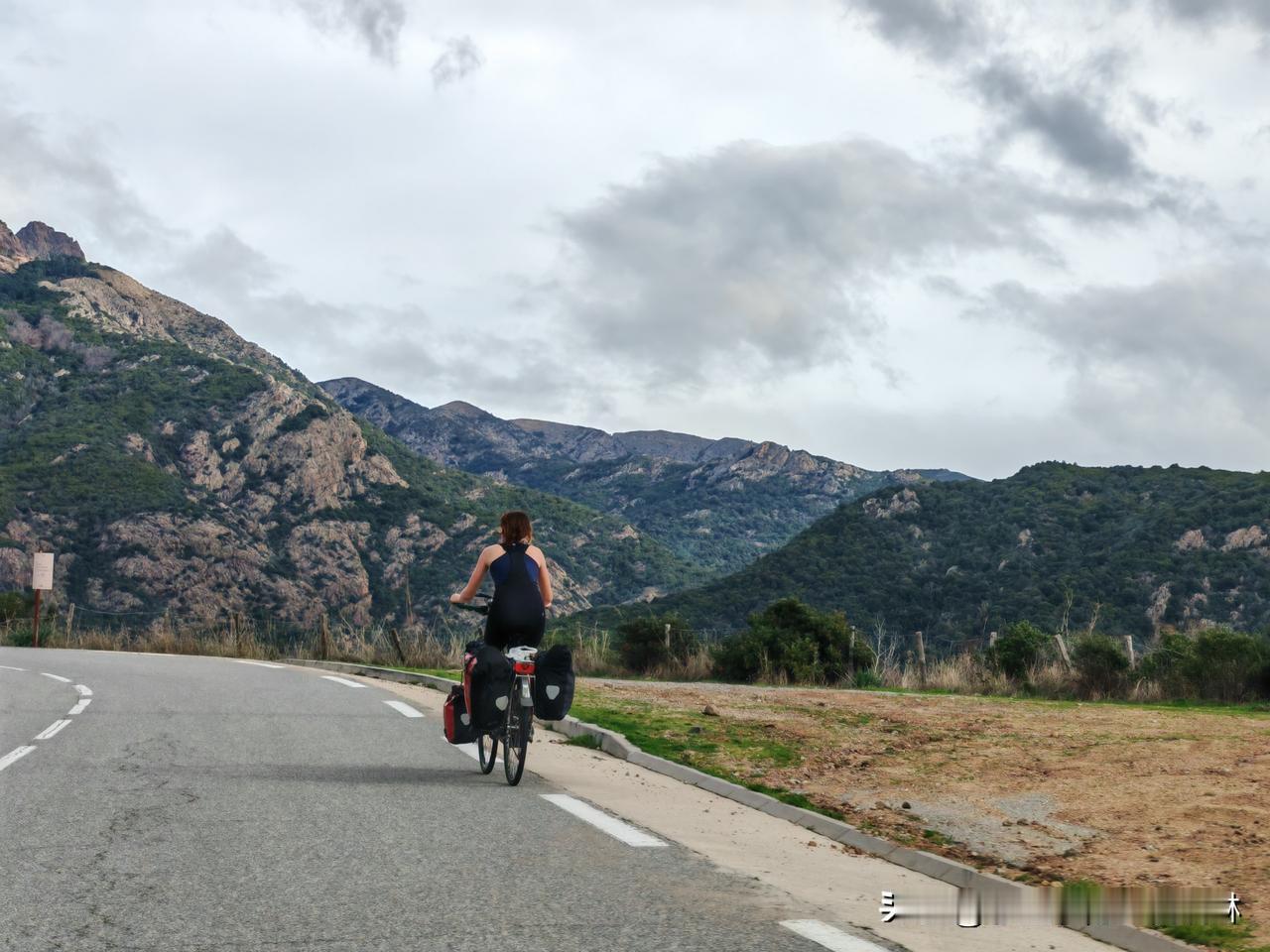 8️⃣🏔🛳【科西嘉环岛7日游】~Piana红石崖

离开阿雅克肖（拿破仑的故