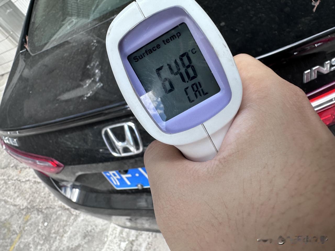 看到没，同一时间，不同的两辆车，白车和黑车差20多度[捂脸][捂脸]车高温 综上
