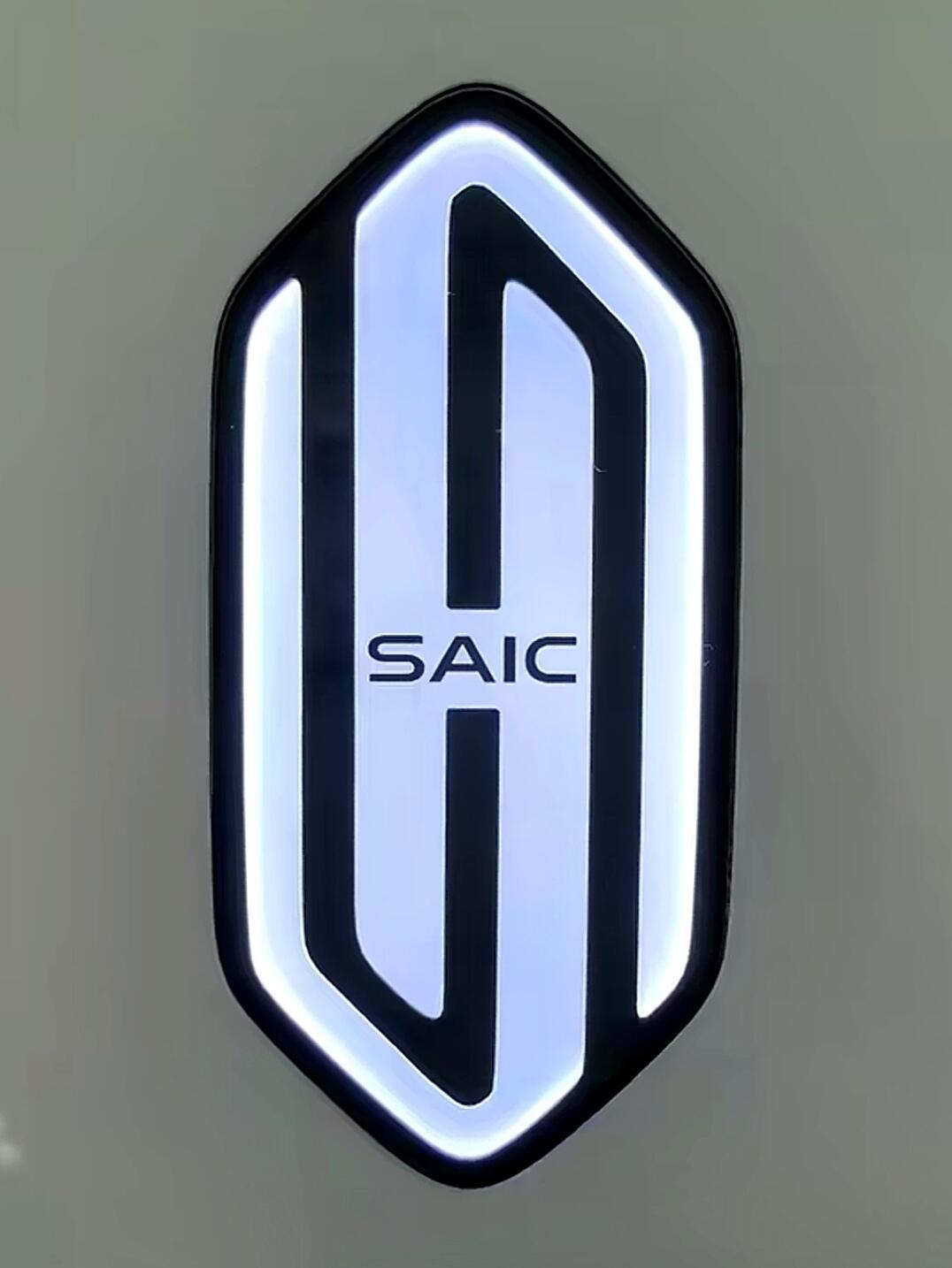 赞赞明天汽车预热，价格在15—20万元左右。 