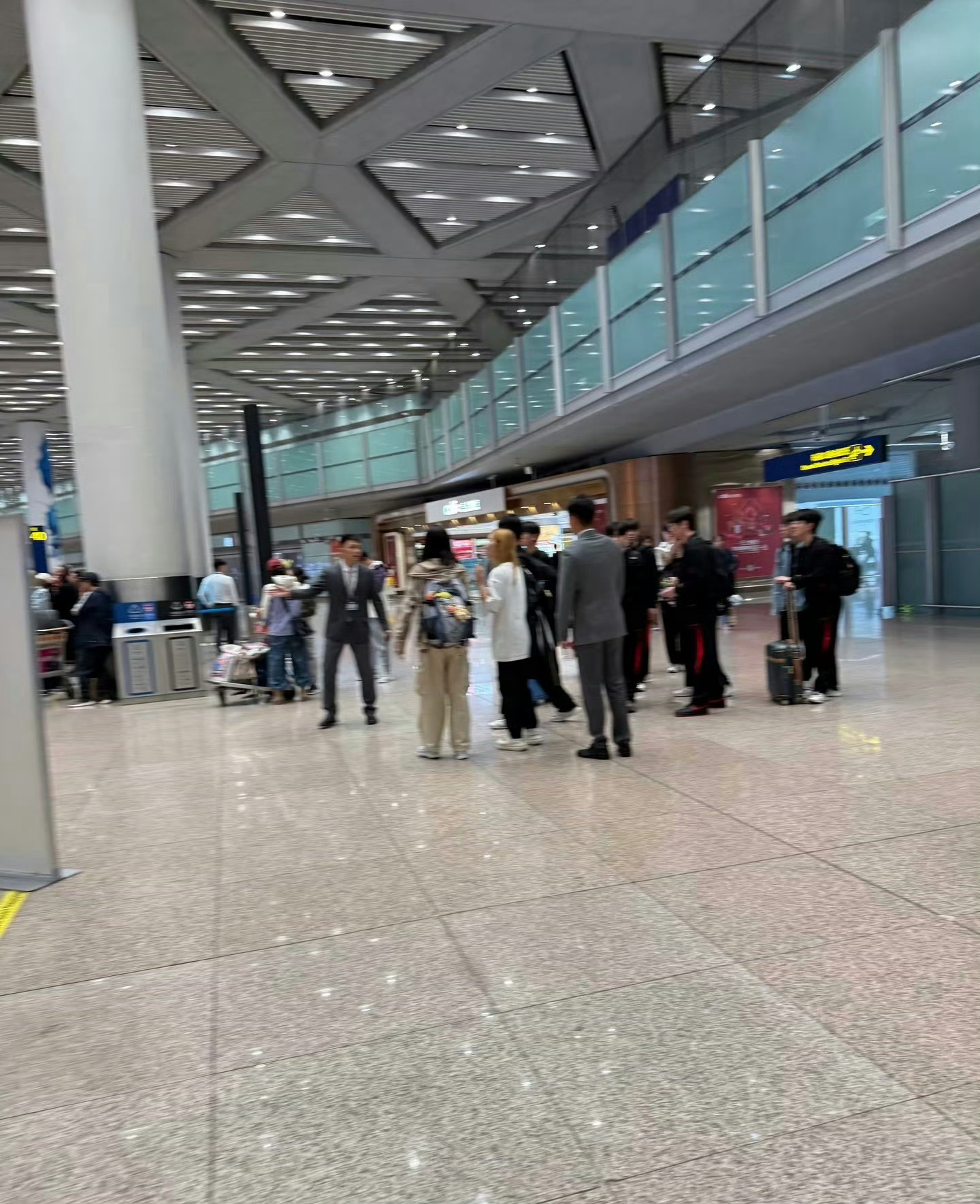 首都机场偶遇T1能够偶遇t1全员真是太好了 ​​​