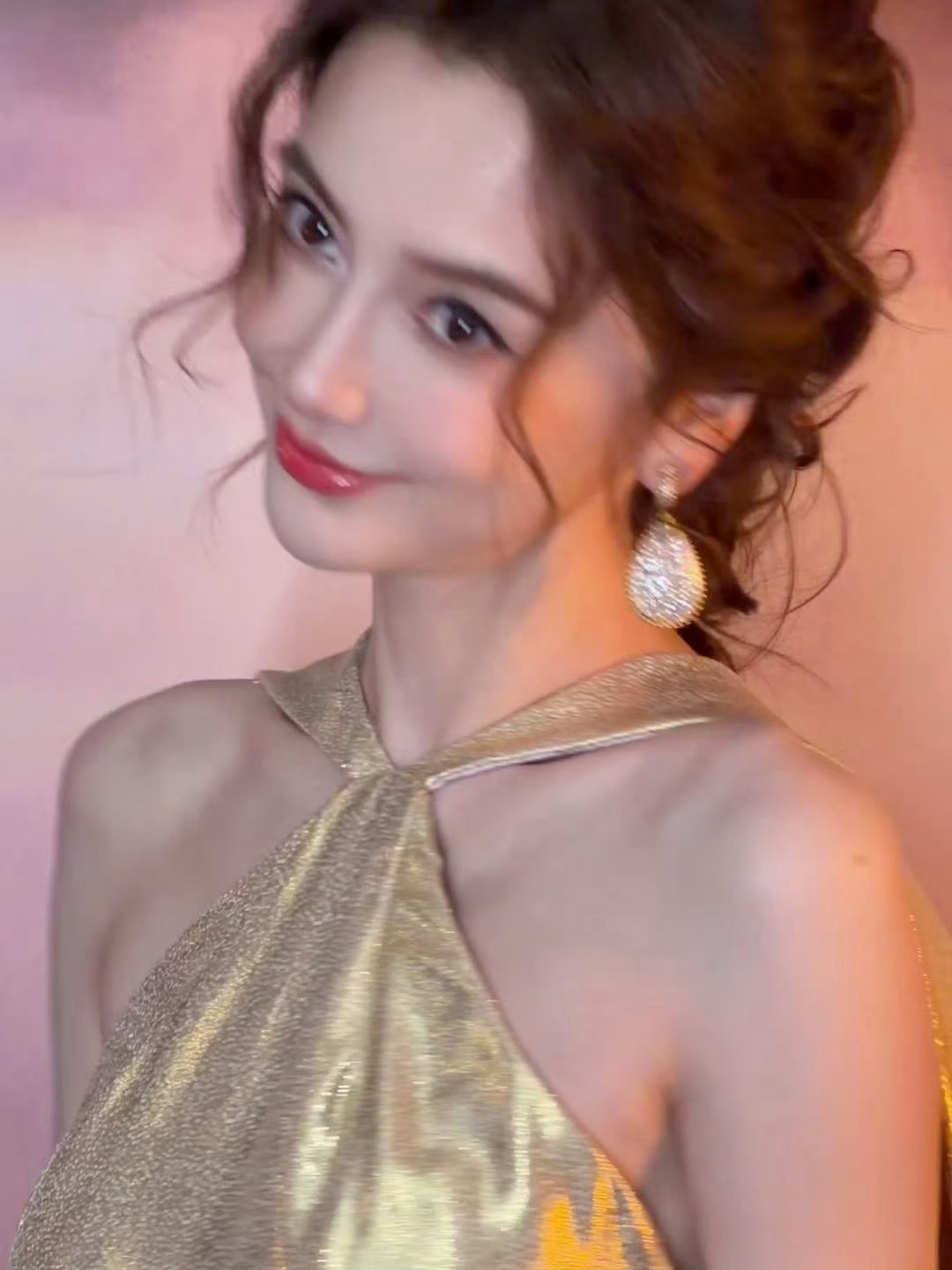 今晚完全被baby的美貌震撼到，怎么会美到这种程度。