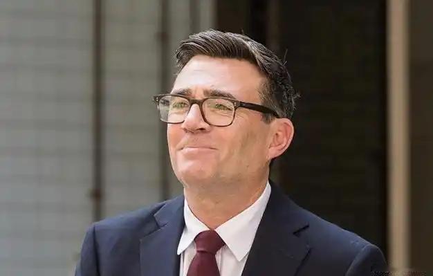 英国新首相伯纳姆：“我会明确告诉泽连斯基，一切都没有改变。”

他说：“我会像前
