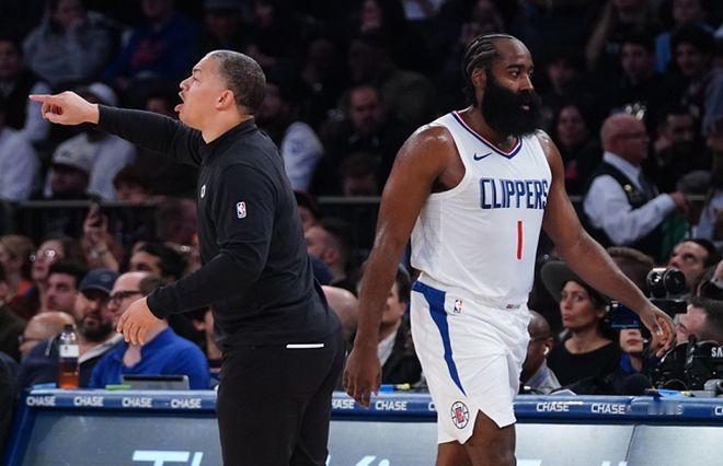 说鲈鱼没战术说的是没有自己的体系，没有临场布置战术，而不是说那些最基本的挡拆，无