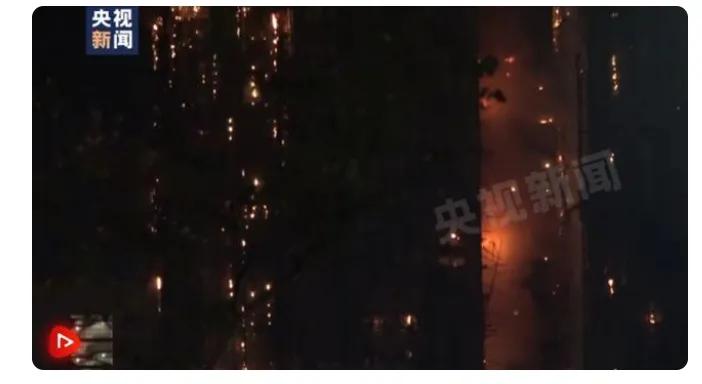 香港火灾后，李嘉诚基金会、周大福、腾讯阿里小米安踏等捐赠超1亿元

香港大埔这场