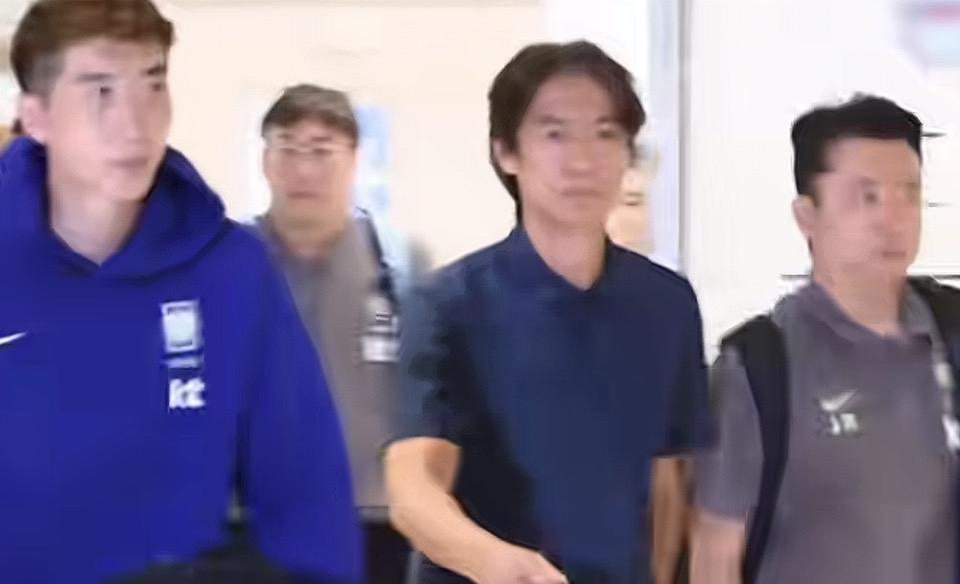 机场偶遇，在机场偶遇明星，快来看！👀💃🏻💃🏻