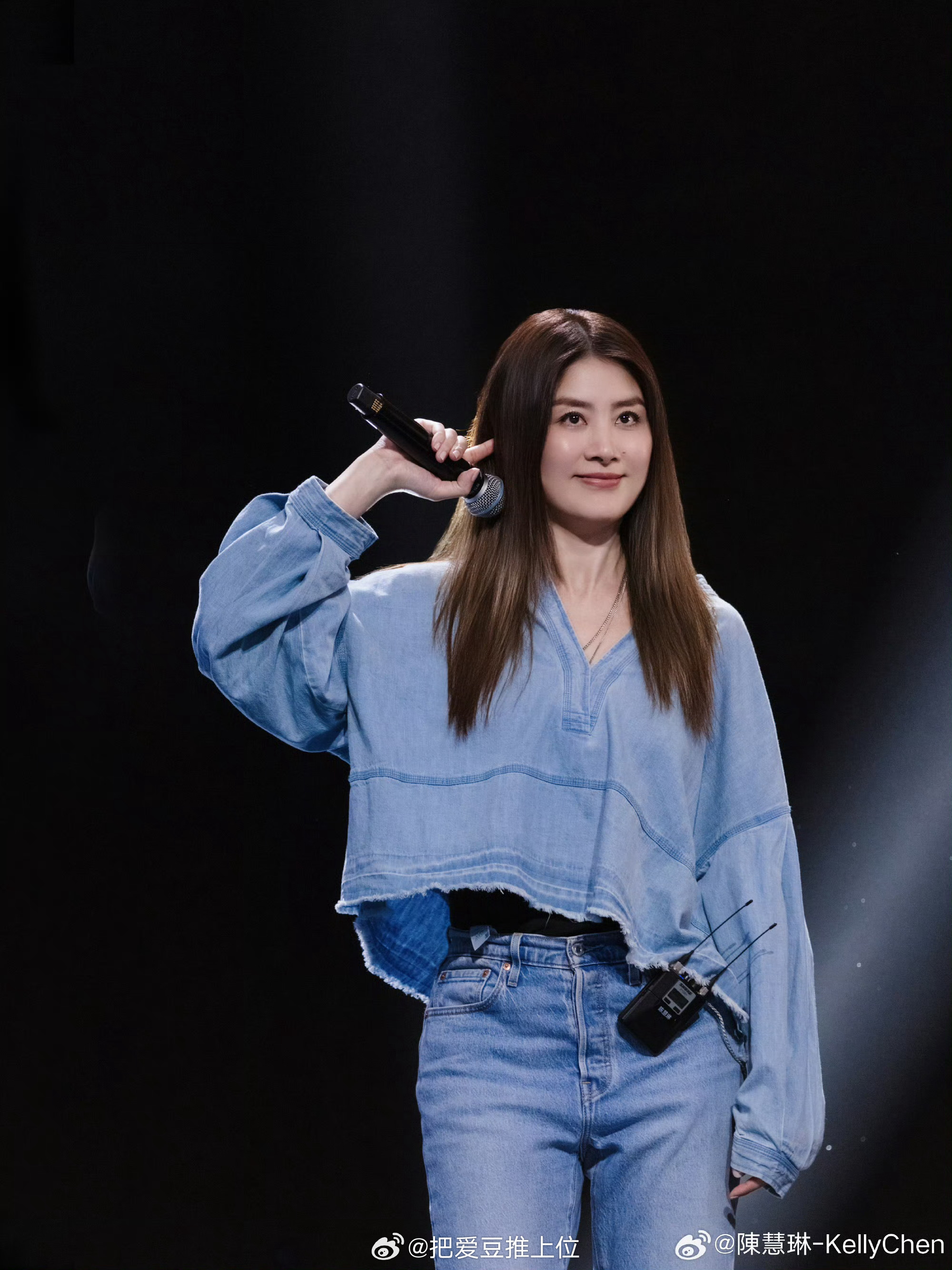 陈慧琳天后来了是谁的青春DNA狠狠动了！陈慧琳登场直接天后气场拉满，一开口就是熟