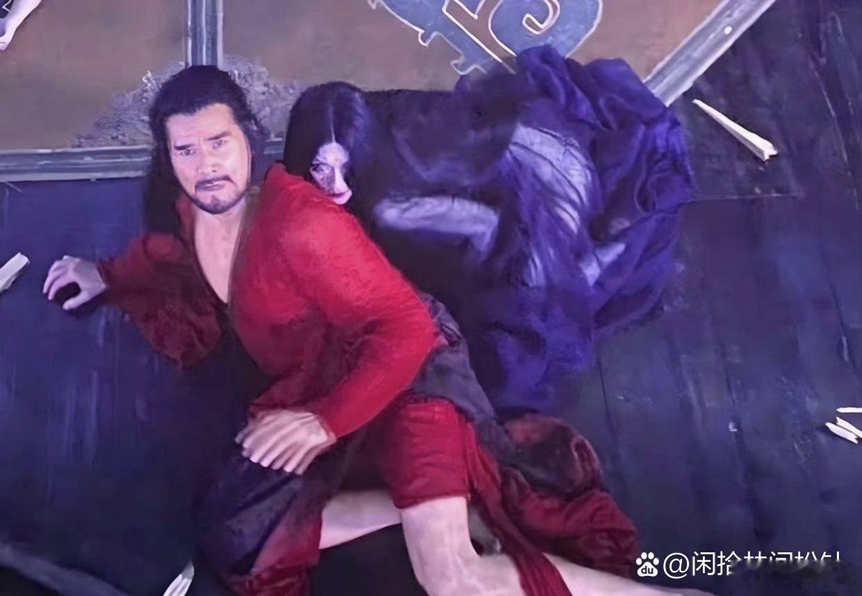 当时看电影光顾着看妲己了，怎么没人说纣王的姿势，有点耐人寻味 