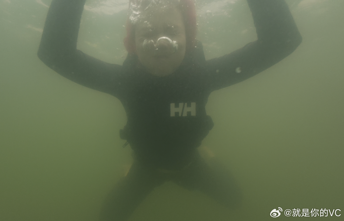 我真的谢谢为什么我给他拍的都那么帅他给我拍这些啊为什么？ ​​​