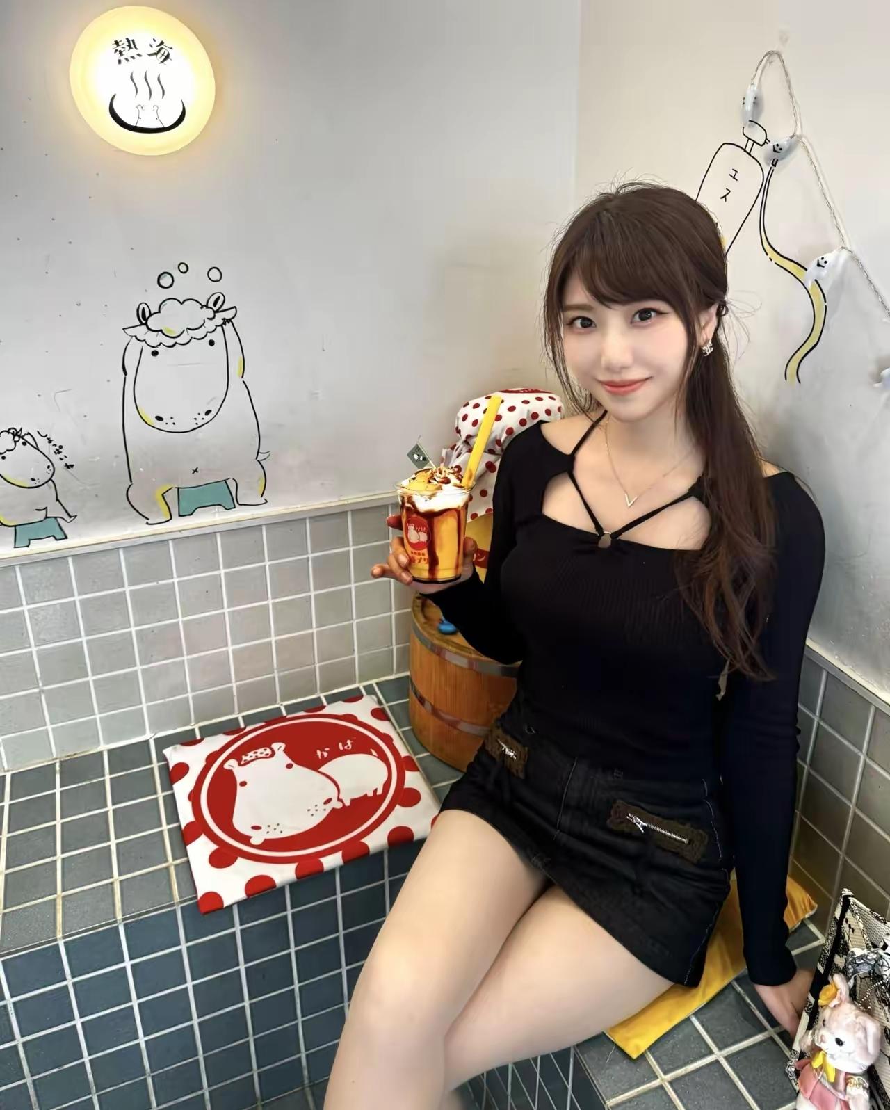 真不敢相信，现在有些小姑娘的想法，真的让人完全摸不透。村里一个17岁的女孩，偏偏