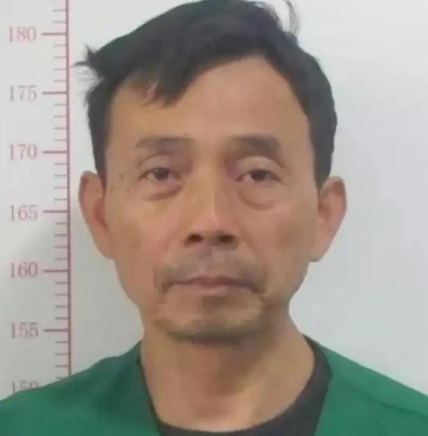 湖南有位老师，被黑老大埋在操场下16 年，学生就踩着尸体上体育课，全县公安系统联