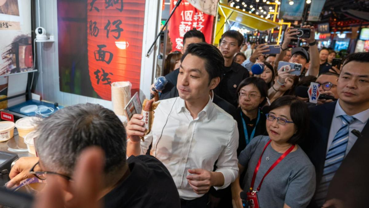 蒋万安上海“双城论坛”行程曝光！将夜访南京路步行街与民众近距离接触

“双城论坛