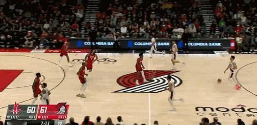 掩护突破对抗抛投2+1~！！！ 