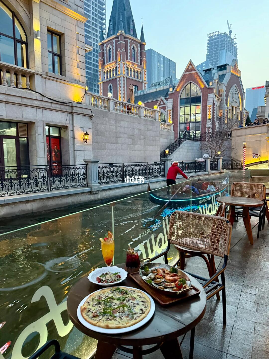 大连水城，河边超chill的西餐....