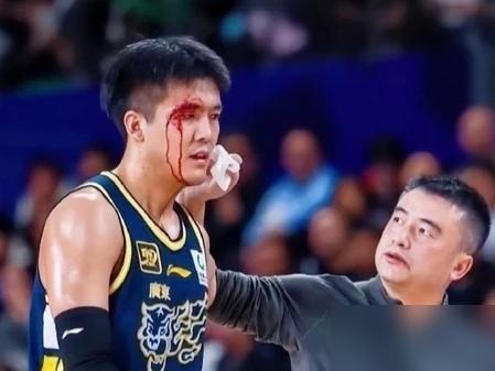 骨头刚长好，韧带又撕裂！南京同曦这员猛将，左肘是不是快废了？
 
你没看错，1月