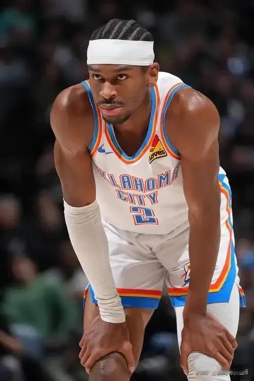 亚历山大VS约基奇谁是本赛季MVP?
个人表现：亚历山大和约基奇在个人表现方面都