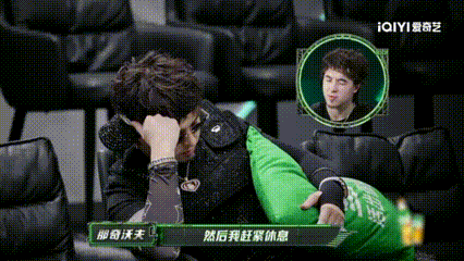 小白对那奇沃夫起到助眠作用  学到了，以后遇到不想社交的场合或者人，我也这样干！