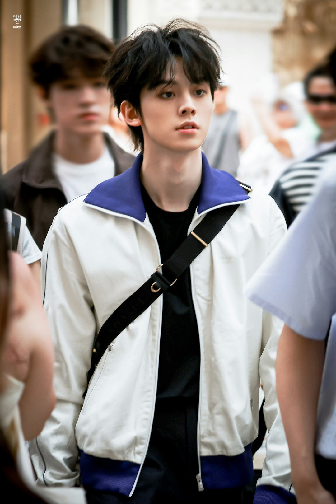 左航 × PRADA Spring 2026 Menswear.米兰探店中，蓝白