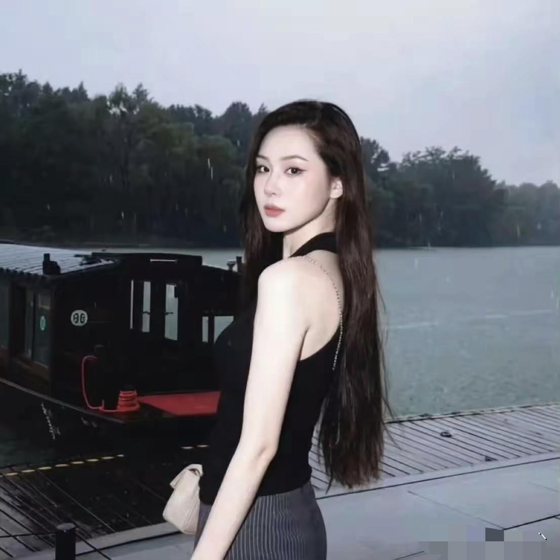 网友把张颖颖叫张五部，原来是她有五部手机，用来监视和保存她和汪小菲之间的细枝末节