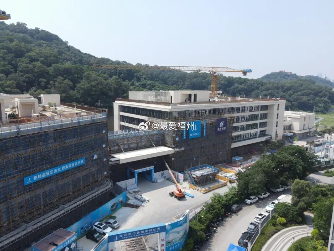 坐落于福州晋安区金鸡山之畔的福州市第一总医院老年专科院区重建项目一座现代化医养结