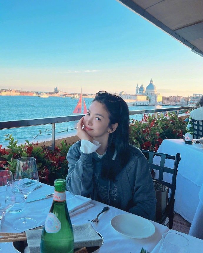 老天奶，怎么美成这样，姐姐☀️☁️宋慧乔 ​​​