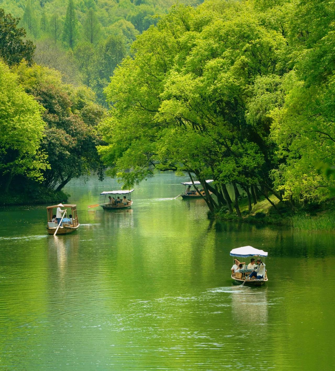 遇到什么样的老公会幸福？人这一辈子，万万不能犯错的莫过于婚姻。
一个好老公大概率