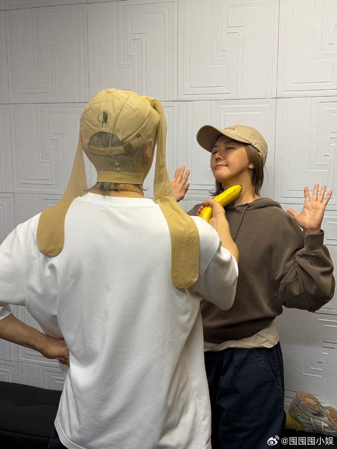 周星驰头戴丝袜周星驰丝袜套头周星驰头戴丝袜打劫孙燕姿抢演唱会门票，香蕉当凶器，孙