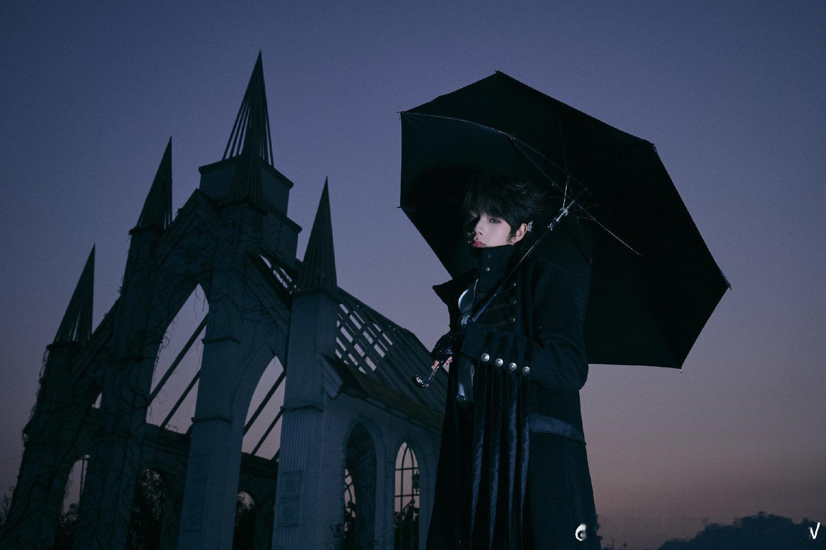 王橹杰16岁生日大片王橹杰16岁了16岁的王橹杰携18万爱意前行。主唱的清亮声线