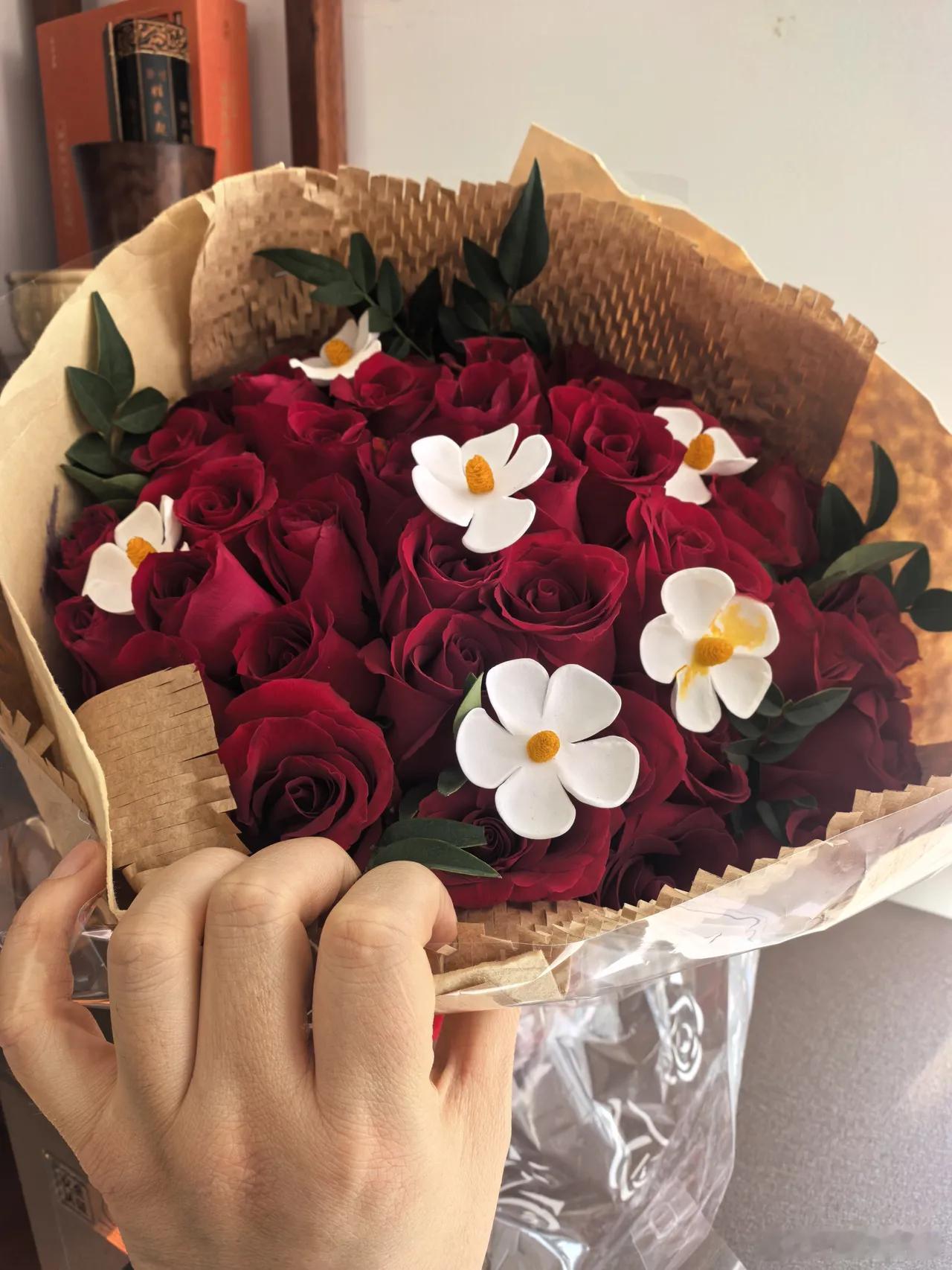 注意，暴涨！市场全天低开高走，沪指重返4100点上方，创业板综指创历史新高。马上